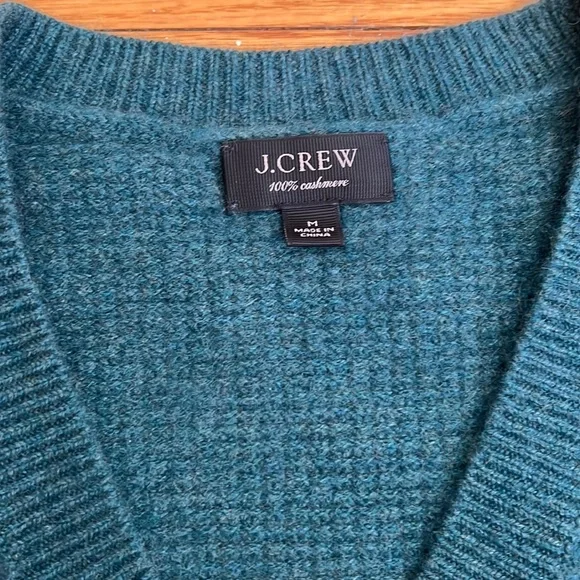 SOLD! J. Crew 100% Cashmere Cropped Waffle V Neck Sweater Emerald Medium - Picture 2 of 4